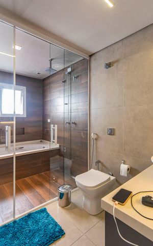 Casa para alugar com 540m², 4 quartos e 4 vagas Casa para alugar com 540m², 4 quartos e 4 vagasBanheiro do Quarto 3