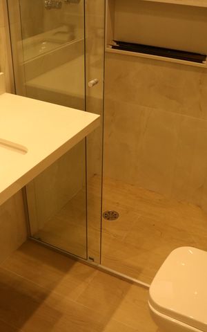 Apartamento à venda com 139m², 4 quartos e 2 vagasBanheiro 1