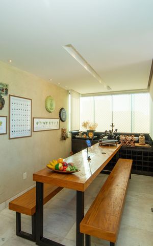 Apartamento à venda com 156m², 4 quartos e 3 vagas Apartamento à venda com 156m², 4 quartos e 3 vagasVARANDA