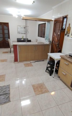 Casa para alugar com 280m², 4 quartos e 5 vagas Casa para alugar com 280m², 4 quartos e 5 vagasCozinha