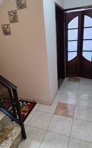 Casa para alugar com 280m², 4 quartos e 5 vagas Casa para alugar com 280m², 4 quartos e 5 vagasCorredor