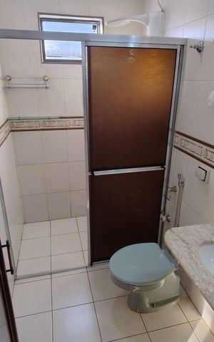 Casa para alugar com 280m², 4 quartos e 5 vagas Casa para alugar com 280m², 4 quartos e 5 vagasBanheiro da Suíte