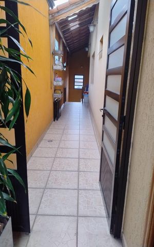 Casa para alugar com 280m², 4 quartos e 5 vagas Casa para alugar com 280m², 4 quartos e 5 vagasCorredor