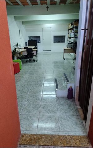 Casa para alugar com 280m², 4 quartos e 5 vagas Casa para alugar com 280m², 4 quartos e 5 vagasEscritório
