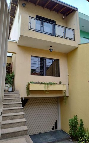 Casa para alugar com 280m², 4 quartos e 5 vagas Casa para alugar com 280m², 4 quartos e 5 vagasEntrada