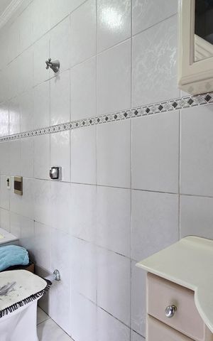 Casa à venda com 122m², 3 quartos e 2 vagas Casa à venda com 122m², 3 quartos e 2 vagasBanheiro - Suíte