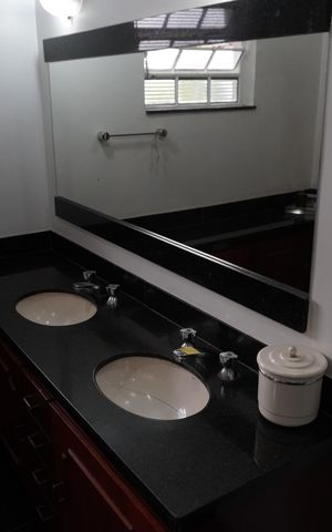 Casa para alugar com 330m², 3 quartos e 2 vagasBanheiro da Suíte 3