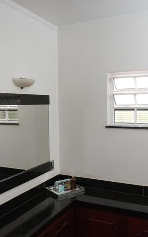 Casa para alugar com 330m², 3 quartos e 2 vagasBanheiro da Suíte 3