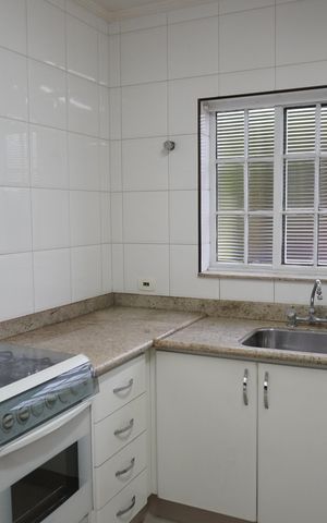 Casa para alugar com 330m², 3 quartos e 2 vagasCozinha