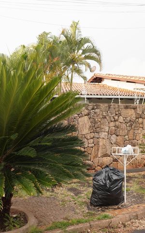 Casa para alugar com 330m², 3 quartos e 2 vagasFachada