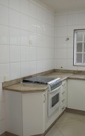 Casa para alugar com 330m², 3 quartos e 2 vagasCozinha