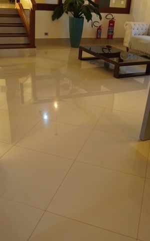 Casa para alugar com 330m², 3 quartos e 2 vagasSala 1