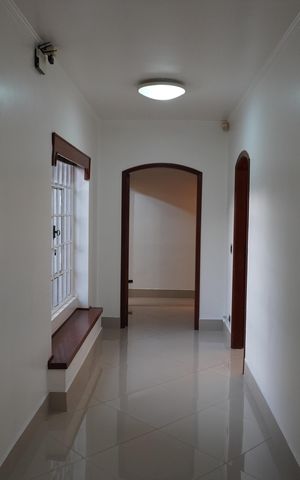 Casa para alugar com 330m², 3 quartos e 2 vagasCorredor