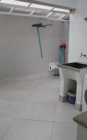 Casa para alugar com 330m², 3 quartos e 2 vagasÁrea de Serviço