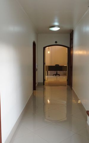 Casa para alugar com 330m², 3 quartos e 2 vagasCorredor