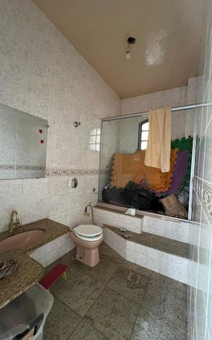 Casa à venda com 300m², 3 quartos e 3 vagas