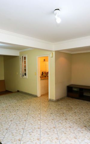 Casa à venda com 450m², 3 quartos e 4 vagas Casa à venda com 450m², 3 quartos e 4 vagassala 2
