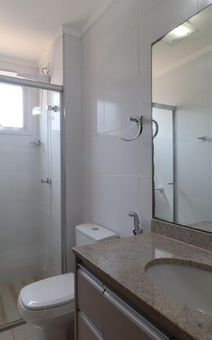 Apartamento para alugar com 70m², 2 quartos e 2 vagas Apartamento para alugar com 70m², 2 quartos e 2 vagasBanheiro da Suíte