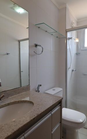 Apartamento para alugar com 70m², 2 quartos e 2 vagas Apartamento para alugar com 70m², 2 quartos e 2 vagasBanheiro