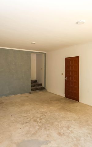 Casa à venda com 269m², 3 quartos e 2 vagas Casa à venda com 269m², 3 quartos e 2 vagasSala