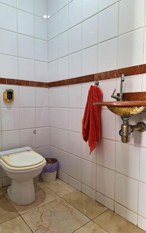 Casa de condomínio à venda com 450m², 3 quartos e 4 vagas Casa de condomínio à venda com 450m², 3 quartos e 4 vagasLavabo