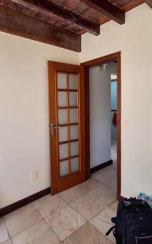 Casa de condomínio à venda com 450m², 3 quartos e 4 vagas Casa de condomínio à venda com 450m², 3 quartos e 4 vagasEscritório