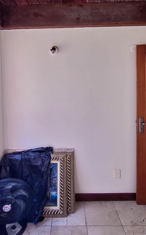 Casa de condomínio à venda com 450m², 3 quartos e 4 vagas Casa de condomínio à venda com 450m², 3 quartos e 4 vagasEscritório
