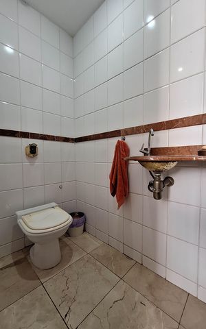 Casa de condomínio à venda com 450m², 3 quartos e 4 vagas Casa de condomínio à venda com 450m², 3 quartos e 4 vagasLavabo