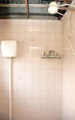 Casa à venda com 175m², 2 quartos e 3 vagasBanheiro 2