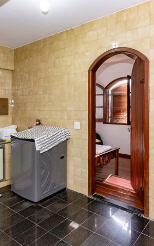 Casa para alugar com 480m², 6 quartos e 5 vagas Casa para alugar com 480m², 6 quartos e 5 vagasÁrea de Serviço