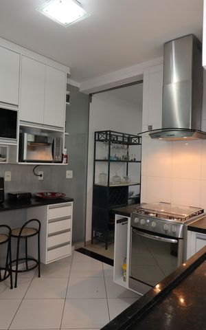 Apartamento à venda com 102m², 3 quartos e 2 vagasCozinha