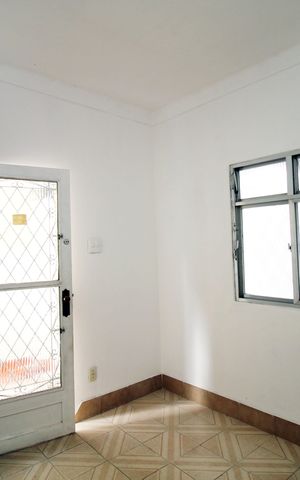 Casa para alugar com 75m², 2 quartos e sem vagaSala