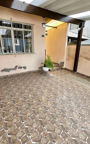 Casa à venda com 125m², 3 quartos e 2 vagas Casa à venda com 125m², 3 quartos e 2 vagasGaragem
