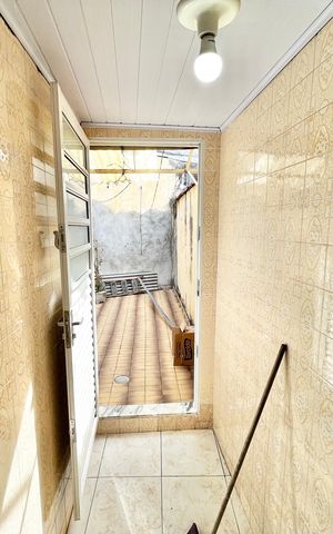 Casa à venda com 125m², 3 quartos e 2 vagas Casa à venda com 125m², 3 quartos e 2 vagasCorredor