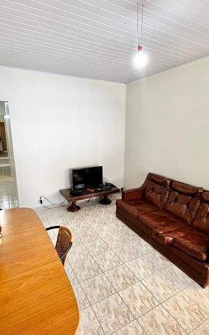 Casa à venda com 125m², 3 quartos e 2 vagas Casa à venda com 125m², 3 quartos e 2 vagasSala