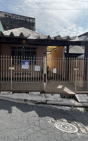 Casa à venda com 125m², 3 quartos e 2 vagas Casa à venda com 125m², 3 quartos e 2 vagasFachada/Placa