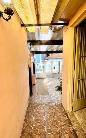 Casa à venda com 125m², 3 quartos e 2 vagas Casa à venda com 125m², 3 quartos e 2 vagasCorredor