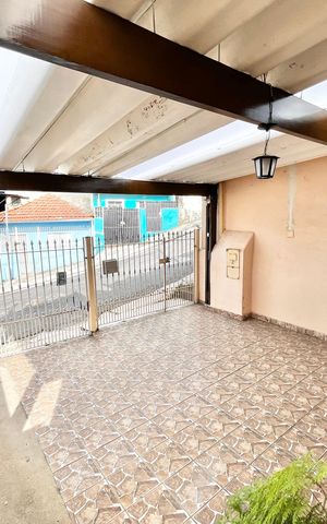 Casa à venda com 125m², 3 quartos e 2 vagas Casa à venda com 125m², 3 quartos e 2 vagasGaragem