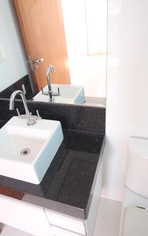 Apartamento à venda com 77m², 3 quartos e 1 vagaSuite Varanda Quarto 1