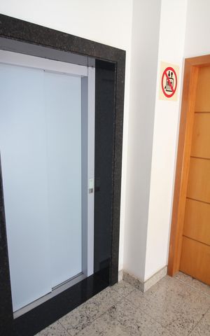 Apartamento à venda com 77m², 3 quartos e 1 vagaÁrea comum