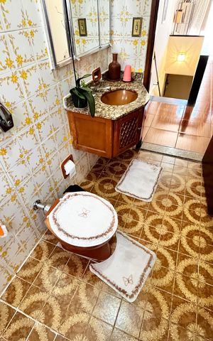 Casa à venda com 120m², 2 quartos e 1 vaga Casa à venda com 120m², 2 quartos e 1 vagaBanheiro