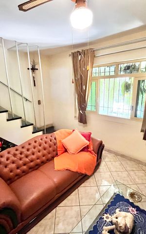 Casa à venda com 120m², 2 quartos e 1 vaga Casa à venda com 120m², 2 quartos e 1 vagaSala