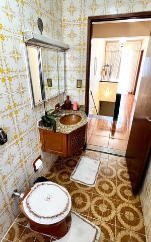 Casa à venda com 120m², 2 quartos e 1 vaga Casa à venda com 120m², 2 quartos e 1 vagaBanheiro