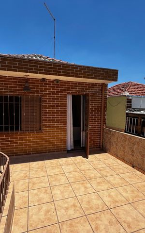 Casa à venda com 120m², 2 quartos e 1 vaga Casa à venda com 120m², 2 quartos e 1 vagaVaranda
