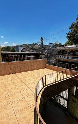 Casa à venda com 120m², 2 quartos e 1 vaga Casa à venda com 120m², 2 quartos e 1 vagaVaranda