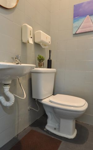 Casa para alugar com 340m², 3 quartos e 5 vagasBanheiro de serviço