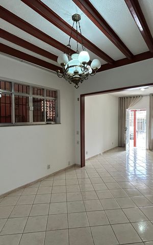 Casa para alugar com 110m², 3 quartos e 3 vagasSala