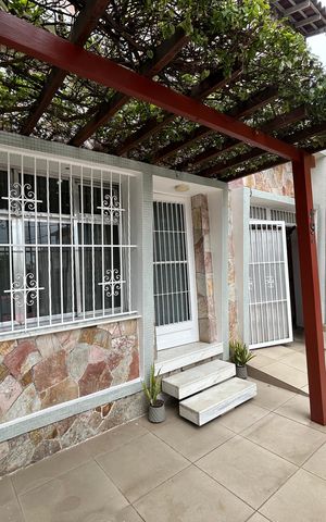 Casa para alugar com 110m², 3 quartos e 3 vagasFachagada