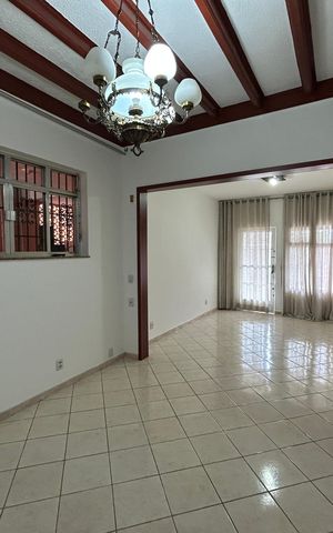 Casa para alugar com 110m², 3 quartos e 3 vagasSala