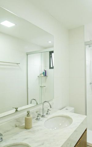 Apartamento para alugar com 109m², 3 quartos e 2 vagas Apartamento para alugar com 109m², 3 quartos e 2 vagasBanheiro da Suíte 1